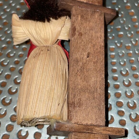 Vintage Christmas Ornament Cornhusk Lady Grandfather Clock - Picture 8 of 13